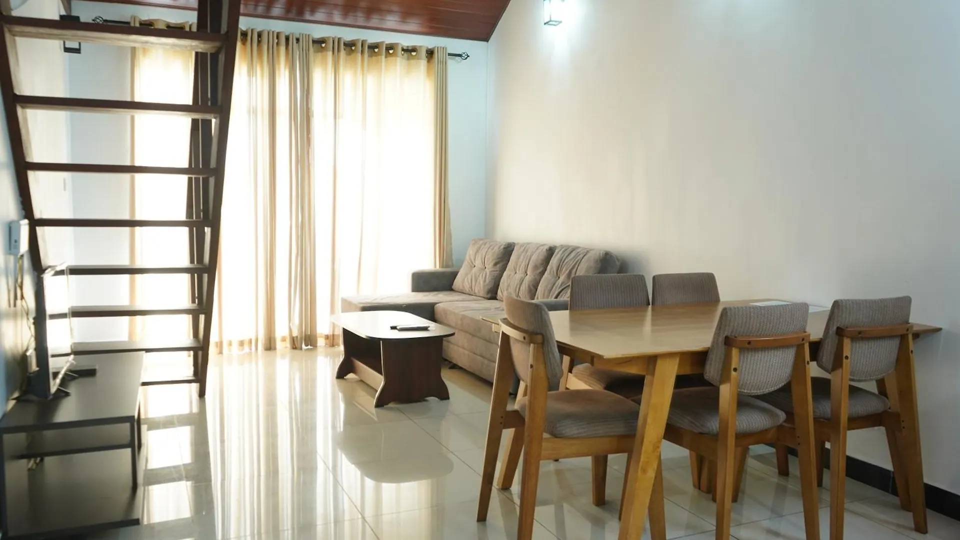 아파트 Lake Infinity Penthouse 누와라 엘리야